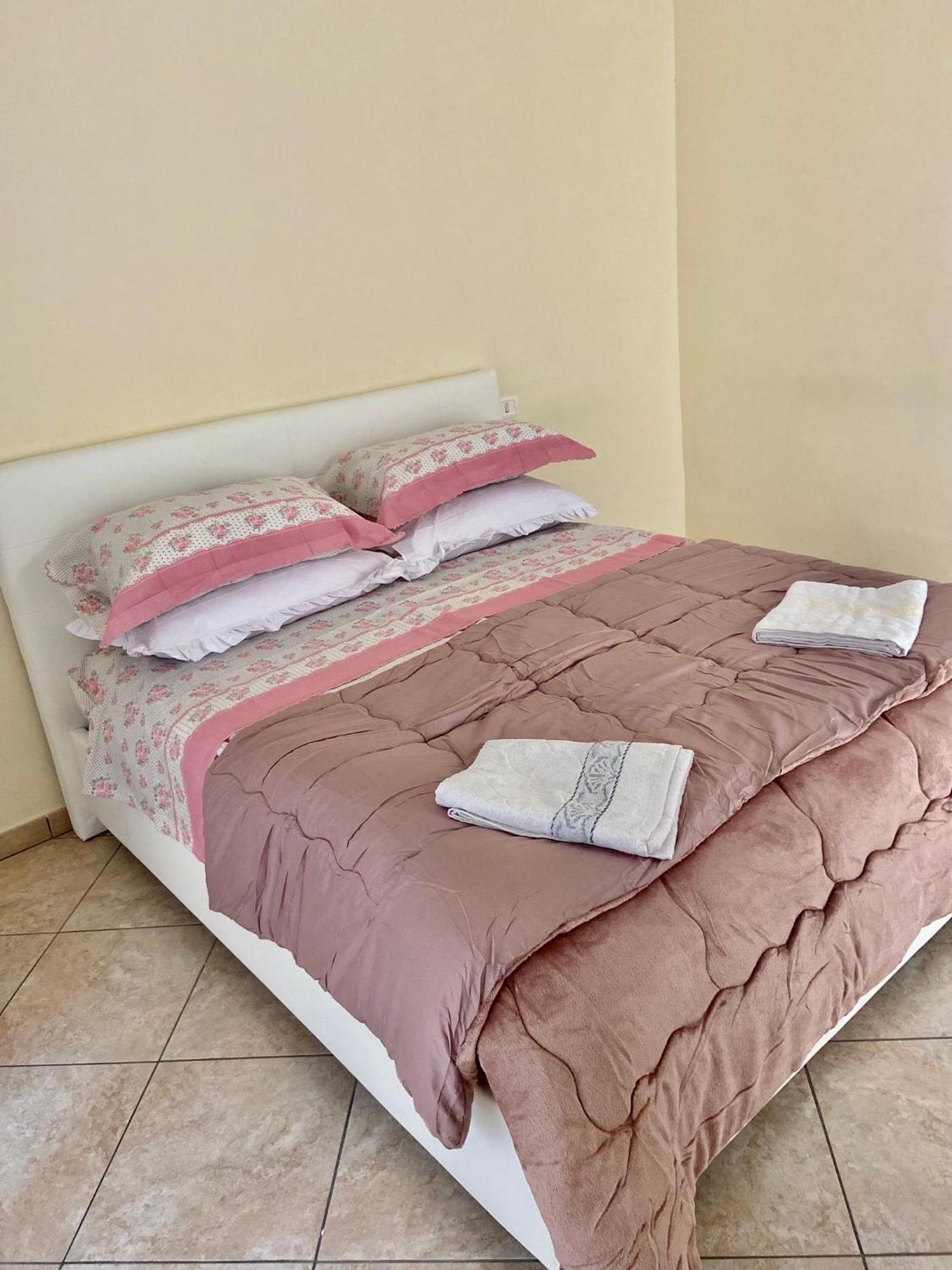 Blessingnarrowstreet95 Naples